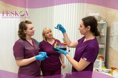 does a surrogate pass on genes