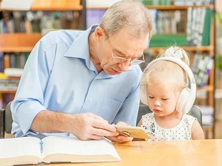 10 features of a man who can raise a child alone picture